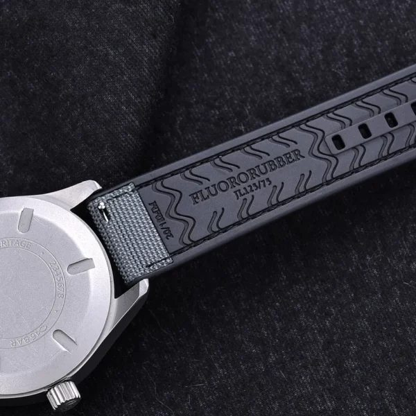 Watch Straps Canada Toile de voile et élastique FKM en noir